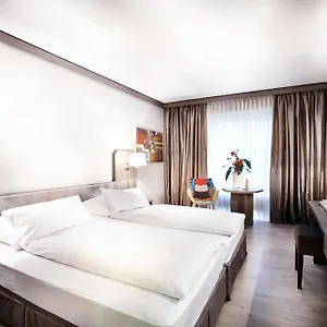 By Tulip Hotel