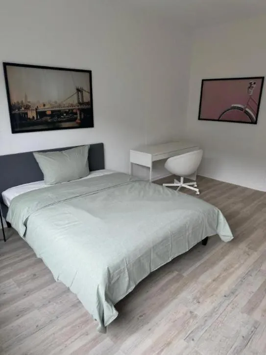 4 Bedroom Apartment In Fancy Duesseldorf Oberkassel 0*, Düsseldorf Tyskland