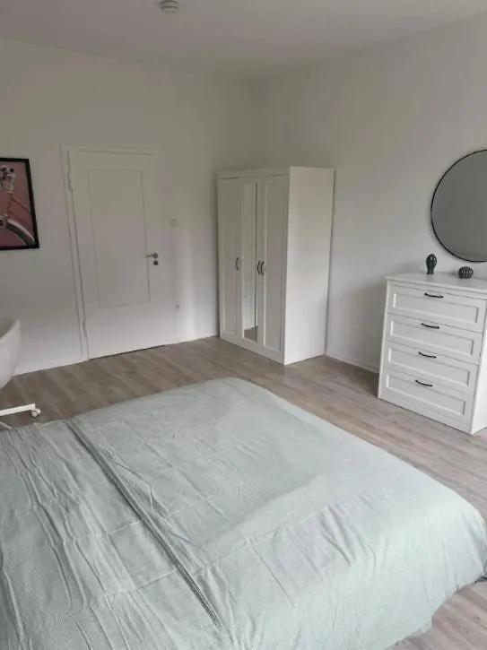 4 Bedroom Apartment In Fancy Duesseldorf Oberkassel