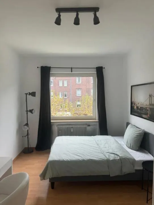 4 Bedroom Apartment In Fancy Duesseldorf Oberkassel